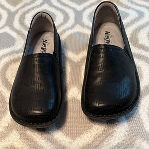 Alegria Deb black leather shoes size 37 (7/7.5)